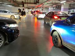 -百联又一城停车场