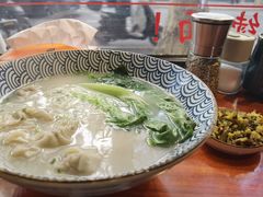 招牌黄鱼馄饨面.-老上海·金牌黄鱼馄饨面(田子坊店)