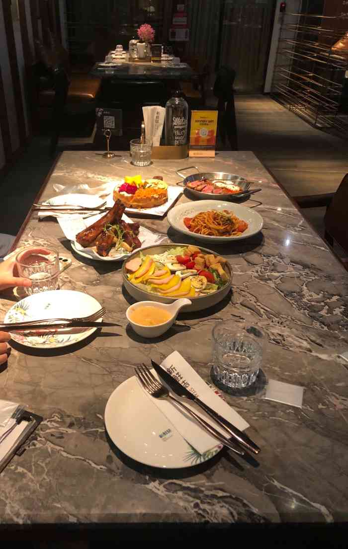新鲜志牛排·新派西餐(南宁万象城店)