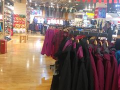 -52camp户外休闲房车装备(北三环路一段店)