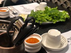 -草家酱蟹炭火烤肉店(珲春南路一店)