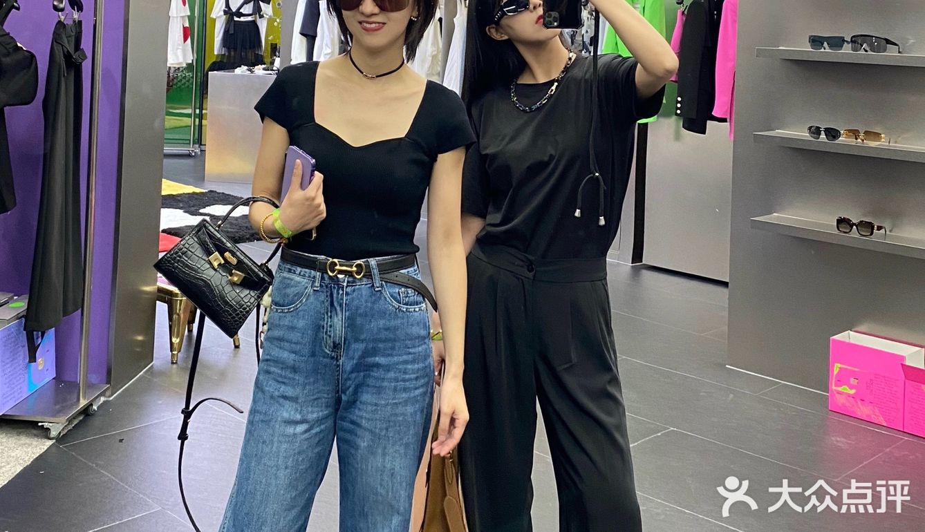 成都新展｜新锐撞色艺术装置展，限时开启🟣🟢