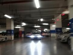 -虹桥天地-停车场