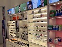 -J-Color眼镜·蔡司·依视路授权店(槐房万达广场店)