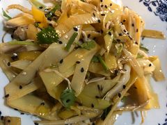 -蜗牛小馆醉乡民谣云南菜(惠新西里店)