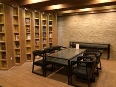 -钟书阁(松江泰晤士小镇店)