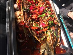 -鸣记脆皮烤鱼·海鲜烤鱼(三八广场店)