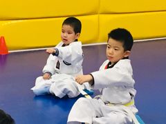 -金载勋跆拳道场(玲东花园店)