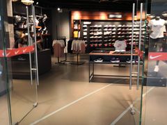 -耐克(恒隆广场店)