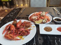 -棕榈阁·巴西烤肉海鲜自助餐厅(中州皇冠假日酒店)