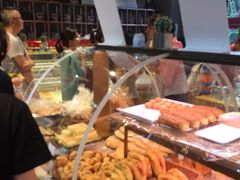 -昆明冠生园·蛋糕·面包(朗悦湾店)