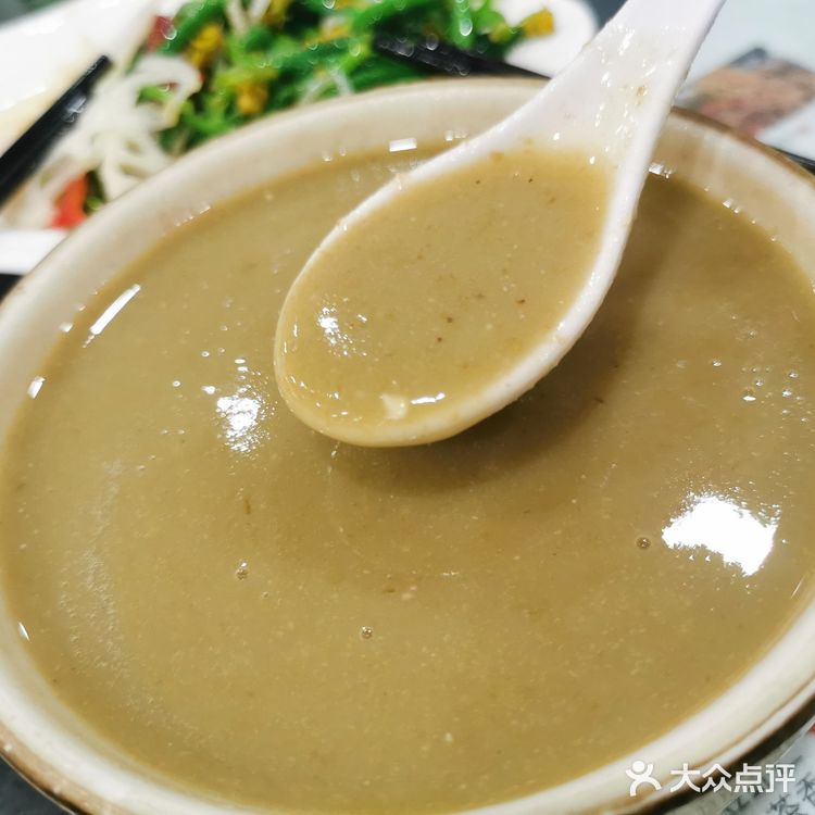 18块12个贼大的饺子，里面的馅料也很丰富