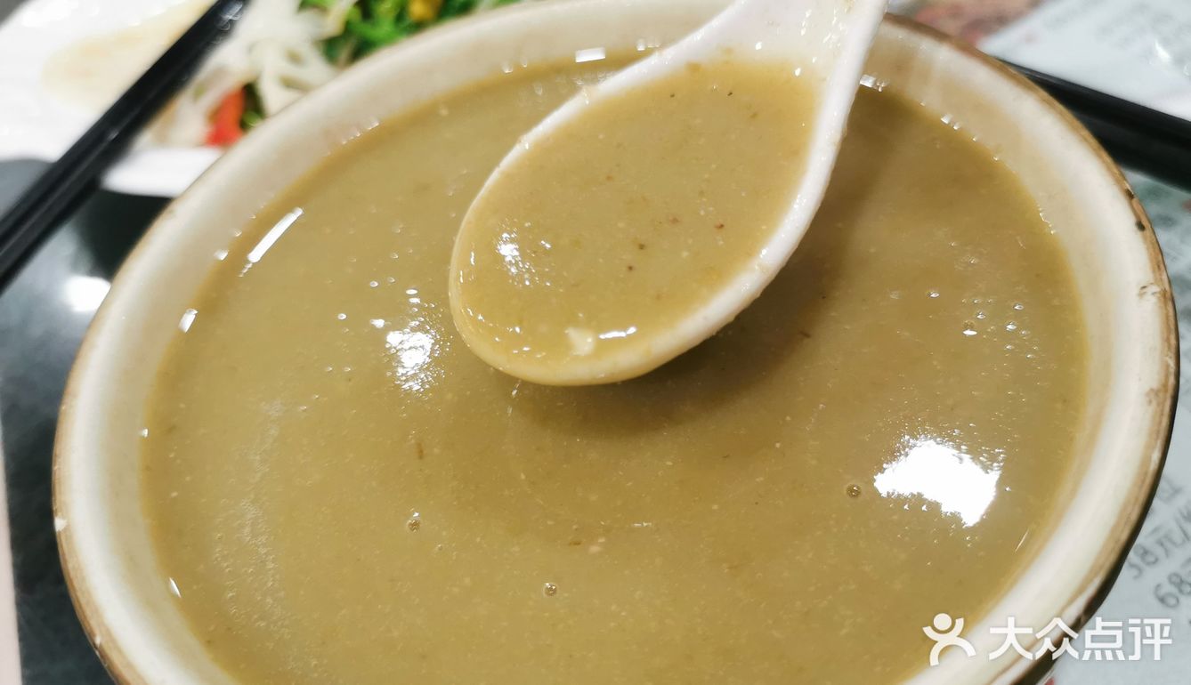 18块12个贼大的饺子，里面的馅料也很丰富