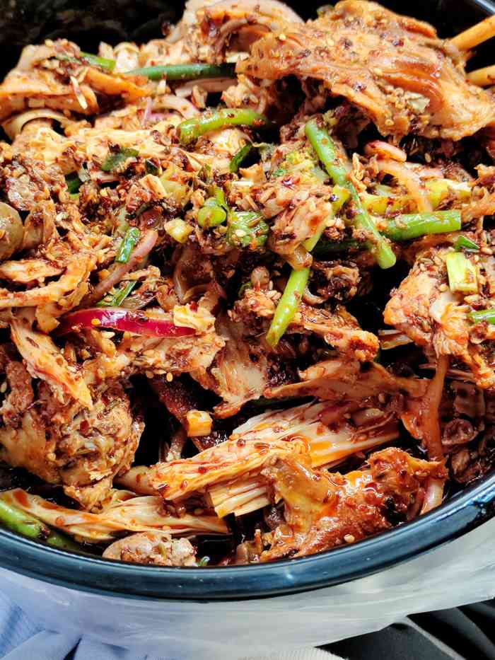 奉天·十三记熏拌鸡架-"家乡的味道,但是我记得小时候吃的都是整个...