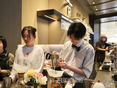 -星巴克臻选(上海合生汇1F店)