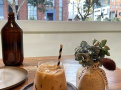 -FLOVIE FLORIST CAFE