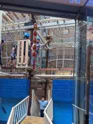 -PIPIKINGDOM皮皮王国欢乐号(欢乐海岸购物中心店)