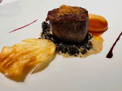 炙烤小牛里脊/沙撈越胡椒/蘿蔔片/羊肚菌醬/薯片-Le Comptoir de Pierre Gagnaire
