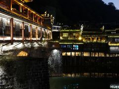 景观位-临江餐馆二楼美食部落