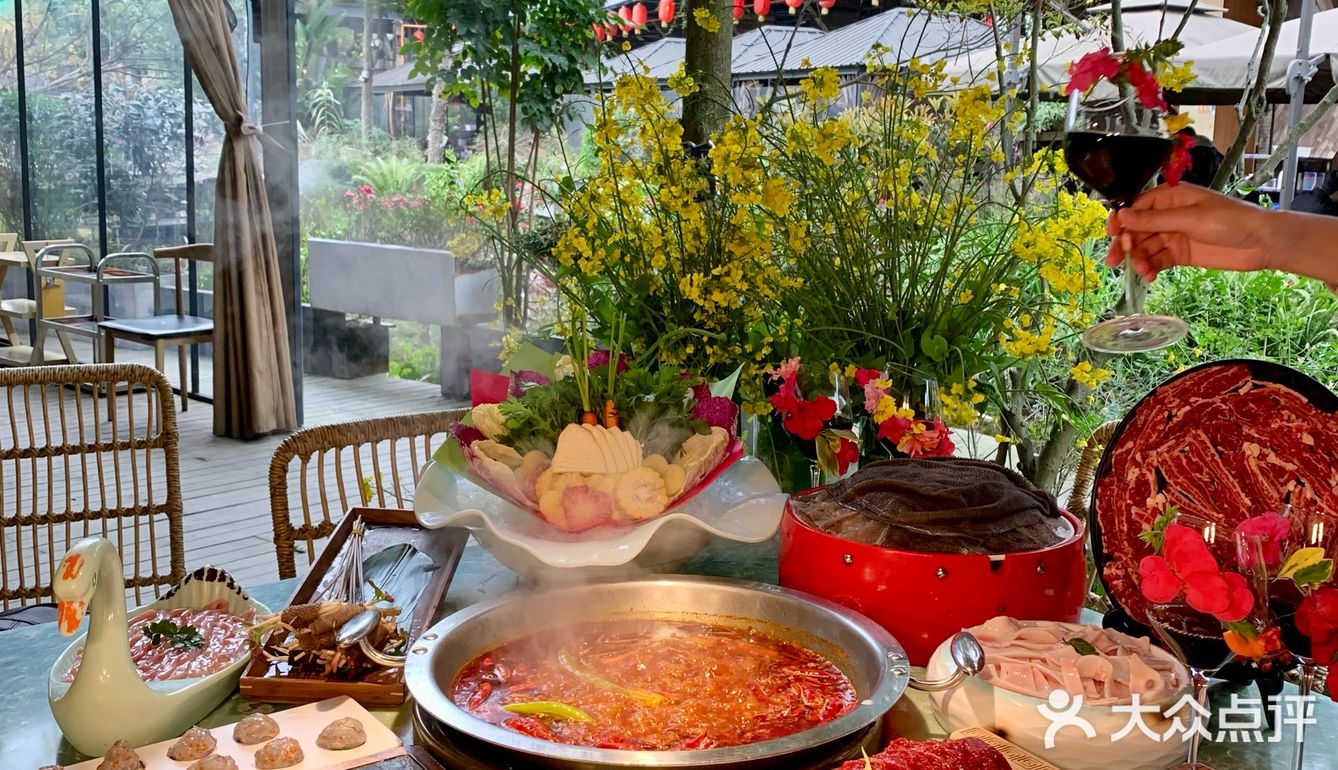 电子科大！湖光梦影茅歌水韵喊你吃火锅儿！