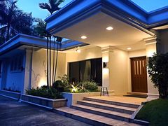 -六扇门潮汕牛肉火锅(BGC店)