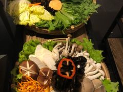 -尚尚仙·酸汤猪手·猪肚鸡火锅(华联万柳购物中心店)