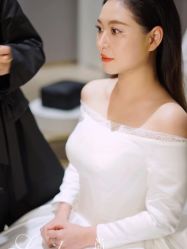 -艾米丽婚纱礼服