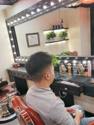 -东方先生国潮男士理发馆