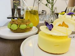 开心果树莓泡芙-Ten Olives甜点