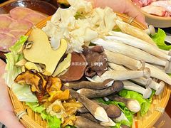 -阿山卓·野生菌火锅·纳西火塘烤肉