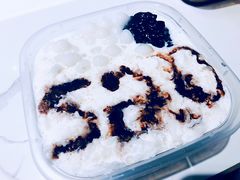 白雪黑糯米豆花-甜心闲生传统手工冰粉(太古里店)