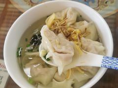 一两开洋-笑来喜馄饨小笼工坊店(湖滨街店)
