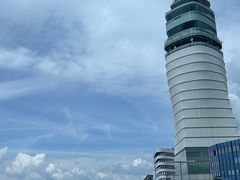 -维也纳国际机场