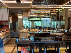 -大中华希尔顿酒店-念自助餐·嗨啤·小龙虾