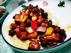 牛肉粒炒杏鲍菇-老庞家水馅包子馆