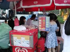 -詹爷爷乌节路街头冰淇淋