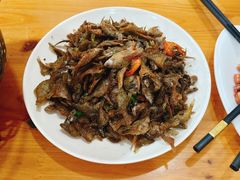 椒盐小溪鱼-黄牛肉馆·皖南土菜