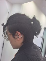 -V7 HAIR SALON