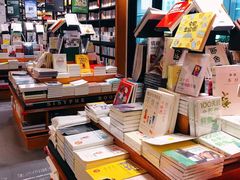 -西西弗书店&矢量咖啡(凯德晶萃广场店)