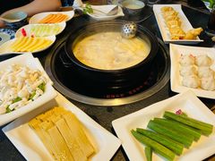 -大匠工房古船木艺术餐厅·猪肚鸡专门店(长白仙岛店)