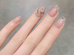 -悦指间美甲美睫