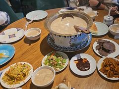 -蒙亨·阿木图赛(乌兰察布天恒广场店)