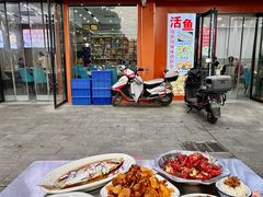 -丹水桥地锅鱼·翘嘴鲌·地方特色全鱼宴(丹江口大坝店)