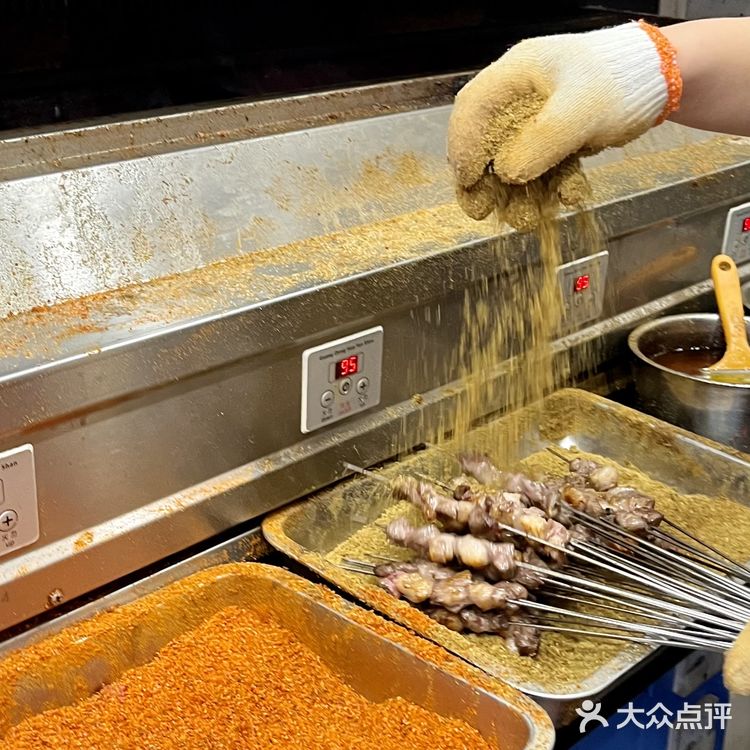 为了这口烧饼夹羊肉串我想每天都来官亭路!