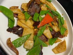 笋尖兰豆炒腊味-高第街56号港式餐厅·精选(世茂广场宽厚里大明湖店)