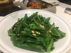 松子炒山苏叶-若蘭慈·无国界素食料理(欢乐海岸店)