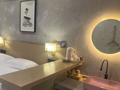 -闲隅江景艺术酒店(解放碑洪崖洞总店)
