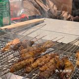 咩咩烤羊腿 | 记得早点来排队哦[糖果]