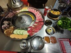 -哈哈碳都·牛肋条无限自助烤肉(台江万达店)