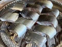 -围炉肉舍•炭烤活鳗•丹东海鲜烤肉(步行街店)